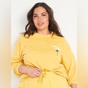 BUNDLE 2 ITEMS FOR $8✨

LAST PRICE✨OLD NAVY cropped vintage terry sweatshirt ✨